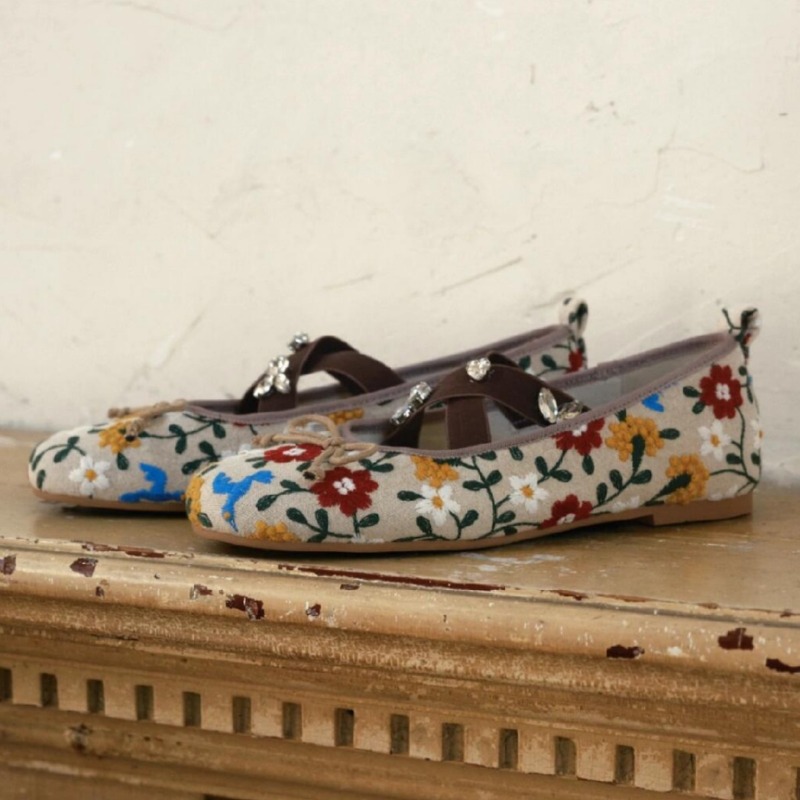 Embroidery Flower Ballet Flats - đánh giá và giá Embroidery Designer
