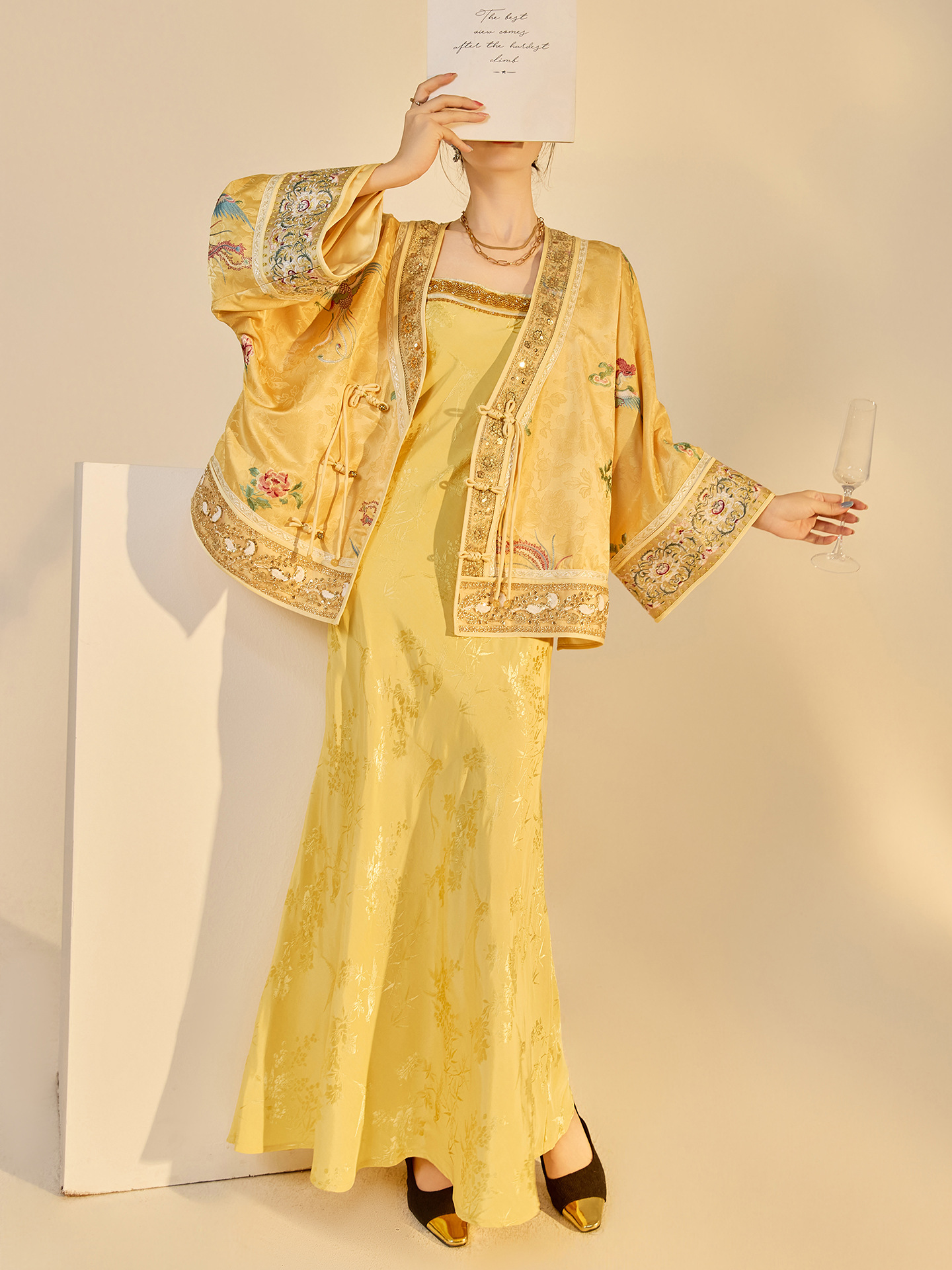 Autumn New Fashion V-neck High - đánh giá và giá Embroidery A